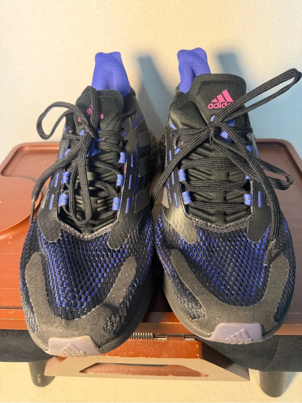 Men’s iridescent Black and Purple Reflective Athletic Shoes